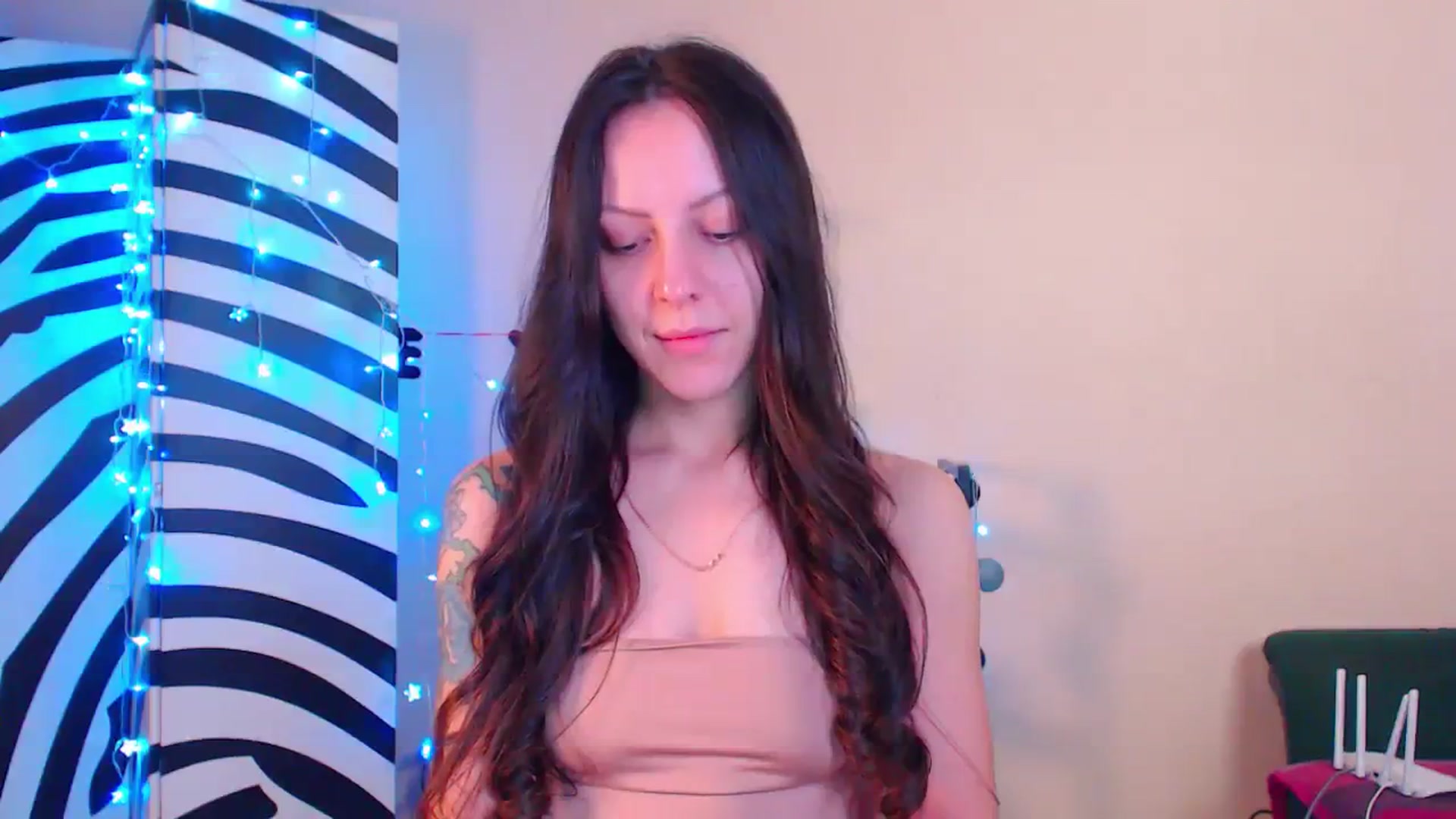 Gallery image thumbnail from Cos_Sexy's myfreecams stream on, 12/13/2023, 11:30 image 4 of 20