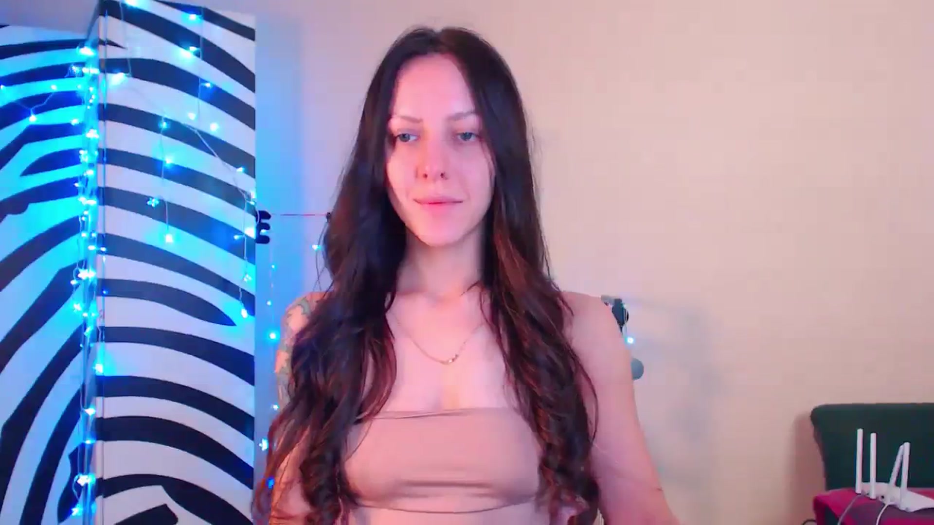 Gallery image thumbnail from Cos_Sexy's myfreecams stream on, 12/13/2023, 11:30 image 7 of 20