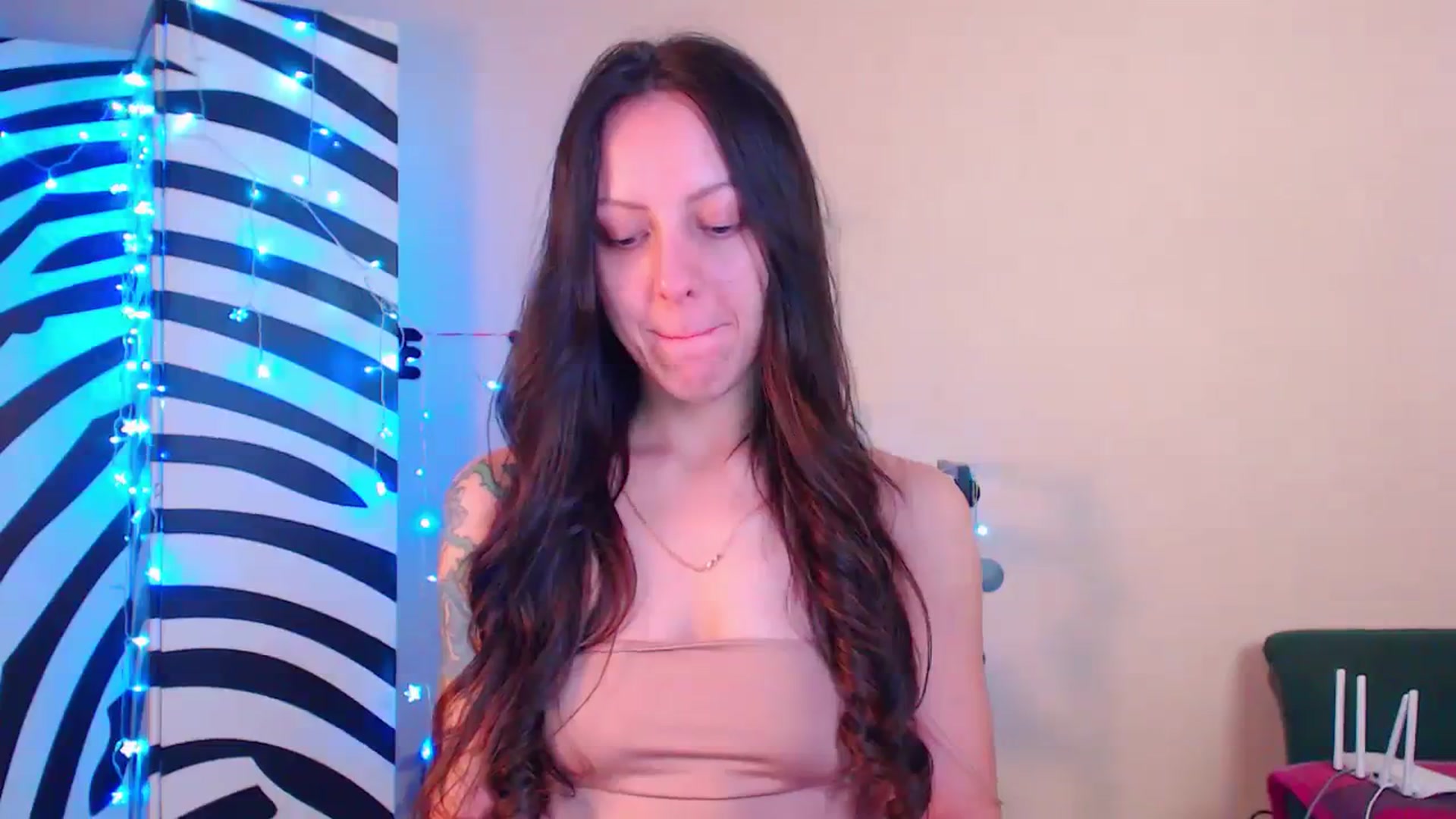 Gallery image thumbnail from Cos_Sexy's myfreecams stream on, 12/13/2023, 11:30 image 3 of 20