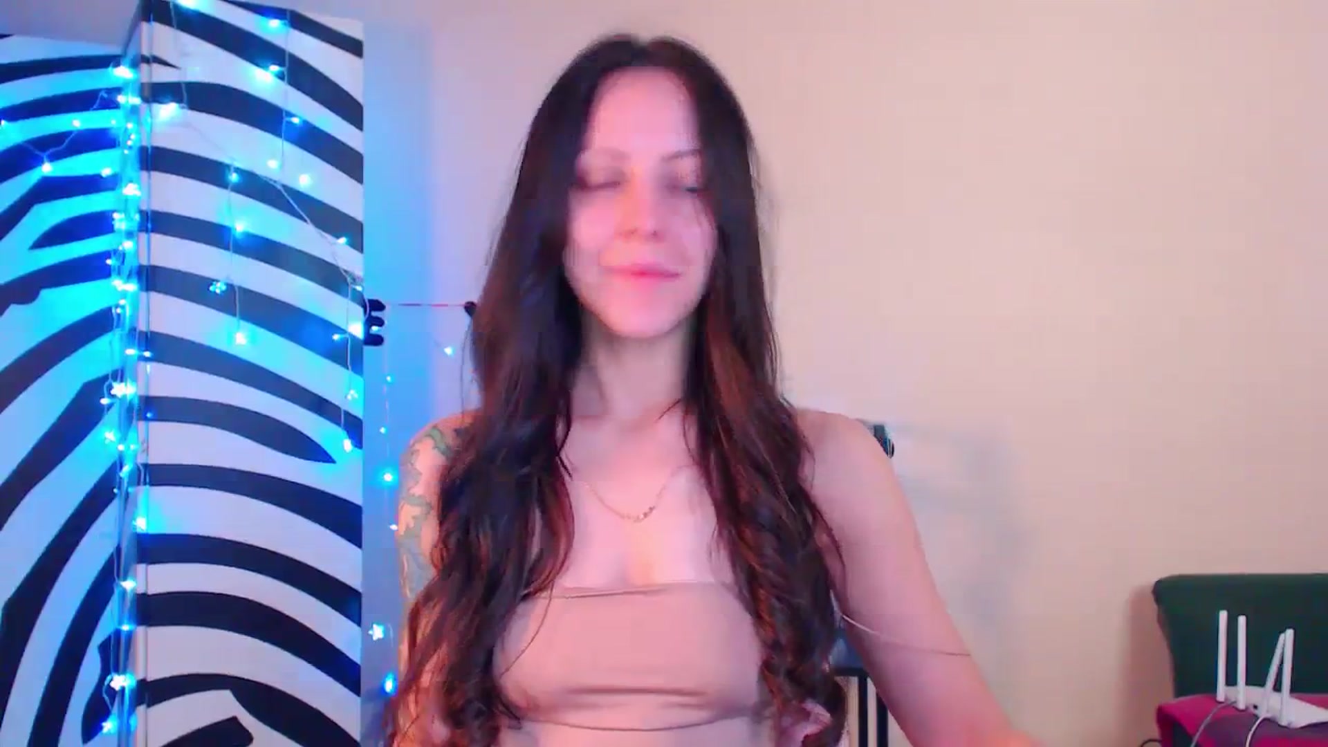 Gallery image thumbnail from Cos_Sexy's myfreecams stream on, 12/13/2023, 11:30 image 5 of 20