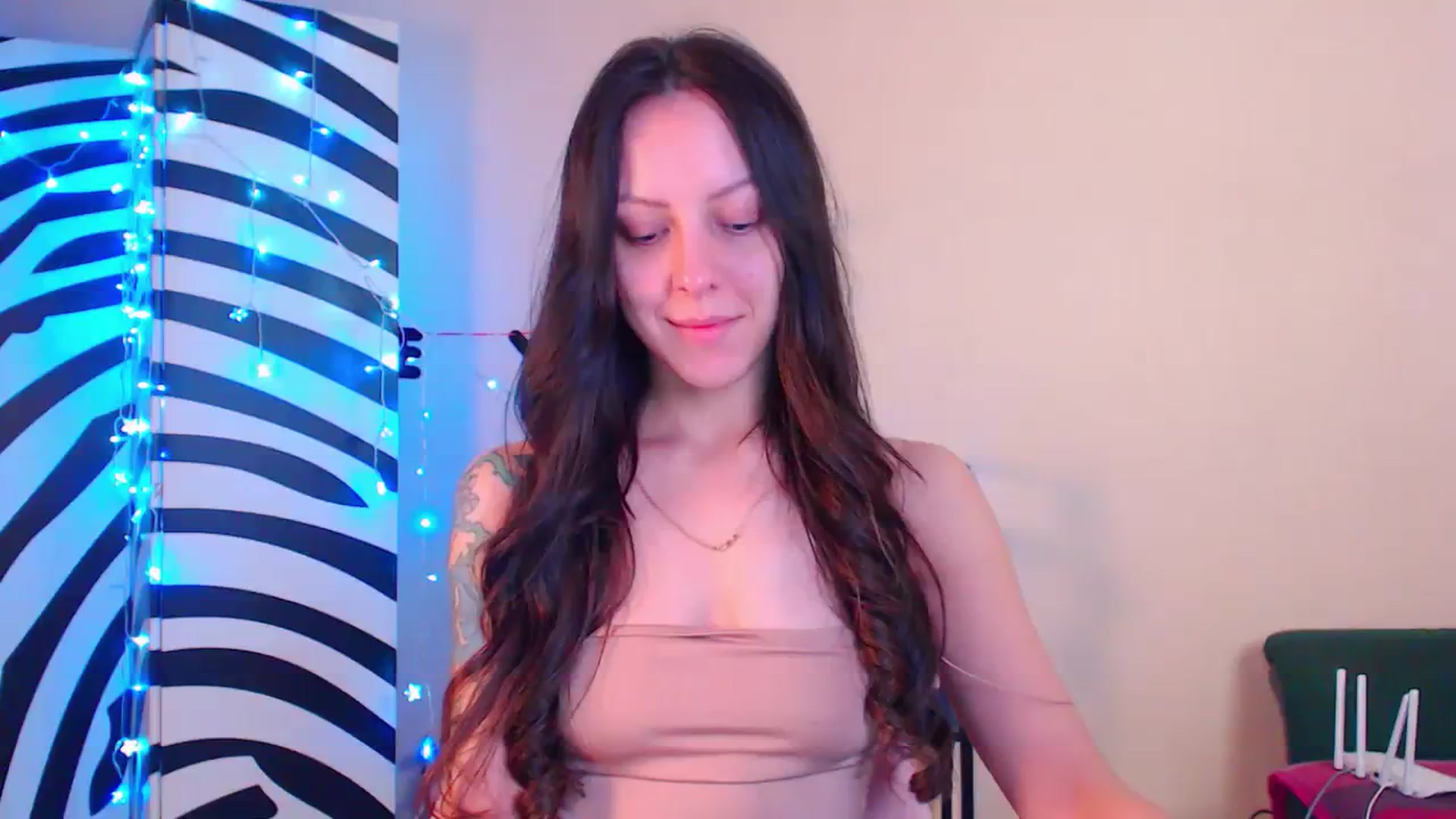 Gallery image thumbnail from Cos_Sexy's myfreecams stream on, 12/13/2023, 11:30 image 2 of 20