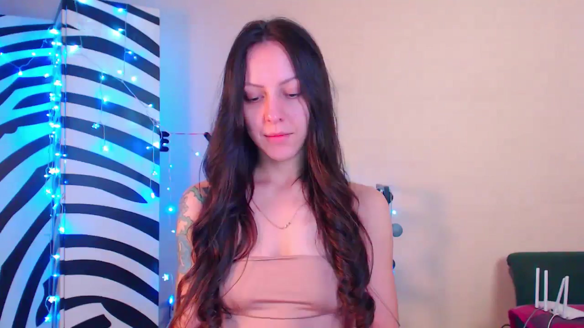Gallery image thumbnail from Cos_Sexy's myfreecams stream on, 12/13/2023, 11:30 image 6 of 20