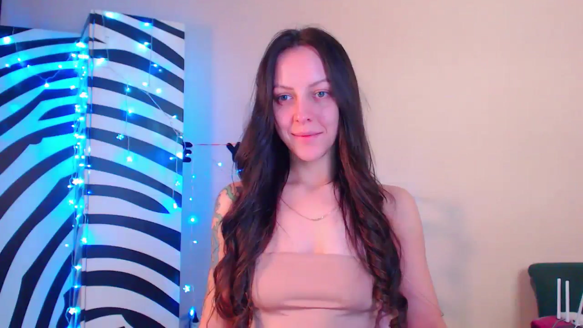 Gallery image thumbnail from Cos_Sexy's myfreecams stream on, 12/13/2023, 12:08 image 5 of 20