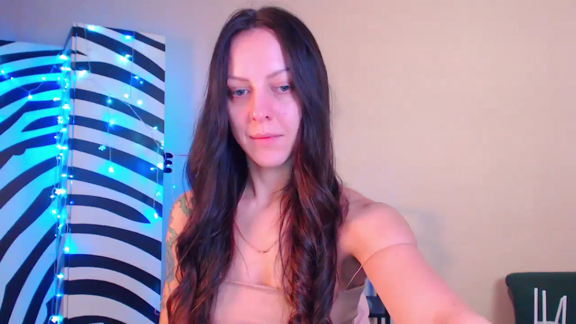 Gallery image thumbnail from Cos_Sexy's myfreecams stream on, 12/13/2023, 12:08 image 2 of 20