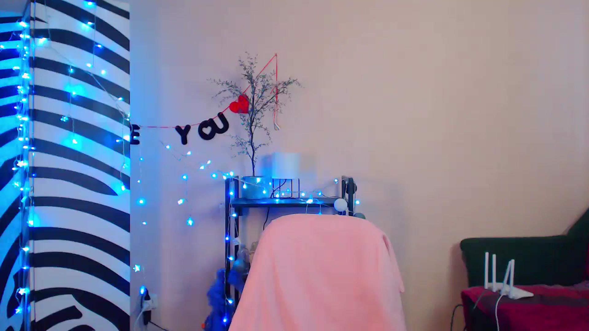 Gallery image thumbnail from Cos_Sexy's myfreecams stream on, 12/15/2023, 11:30 image 19 of 20