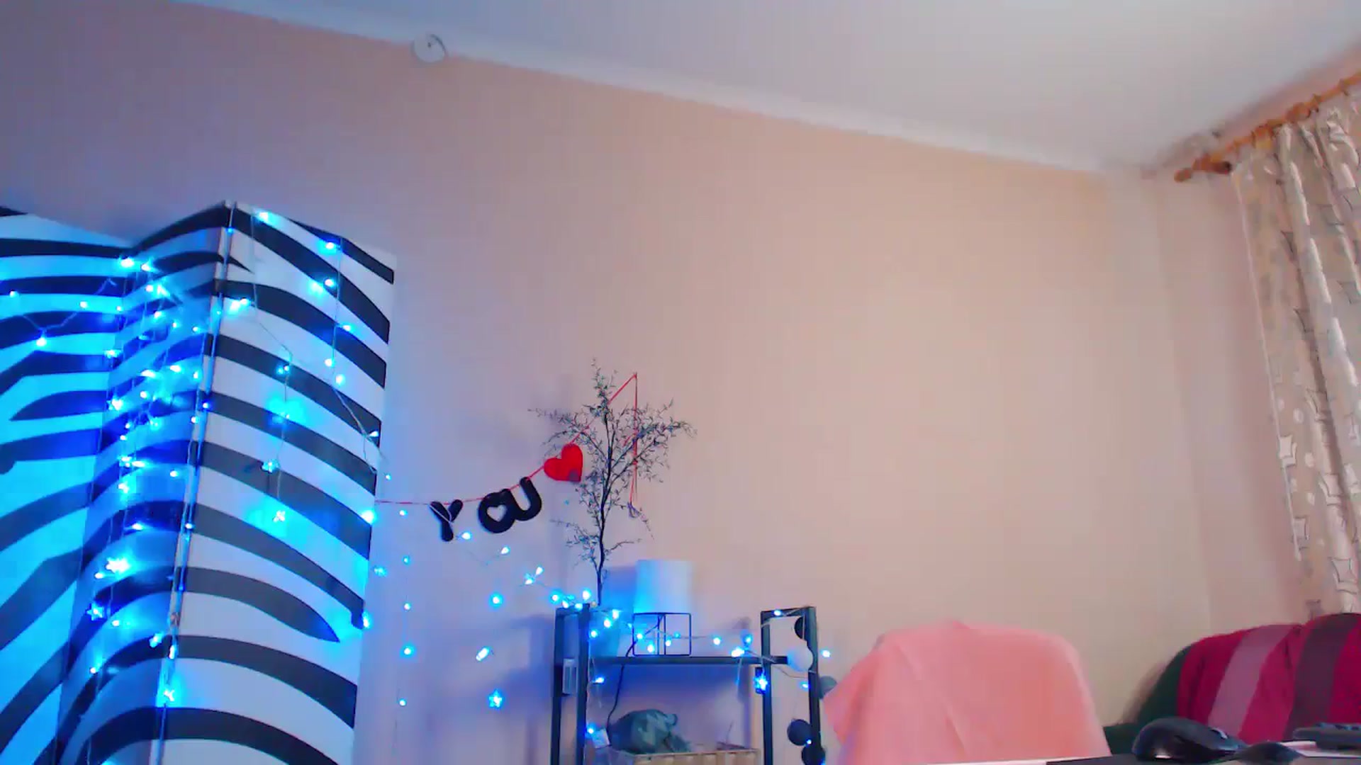 Gallery image thumbnail from Cos_Sexy's myfreecams stream on, 12/19/2023, 11:50 image 9 of 20