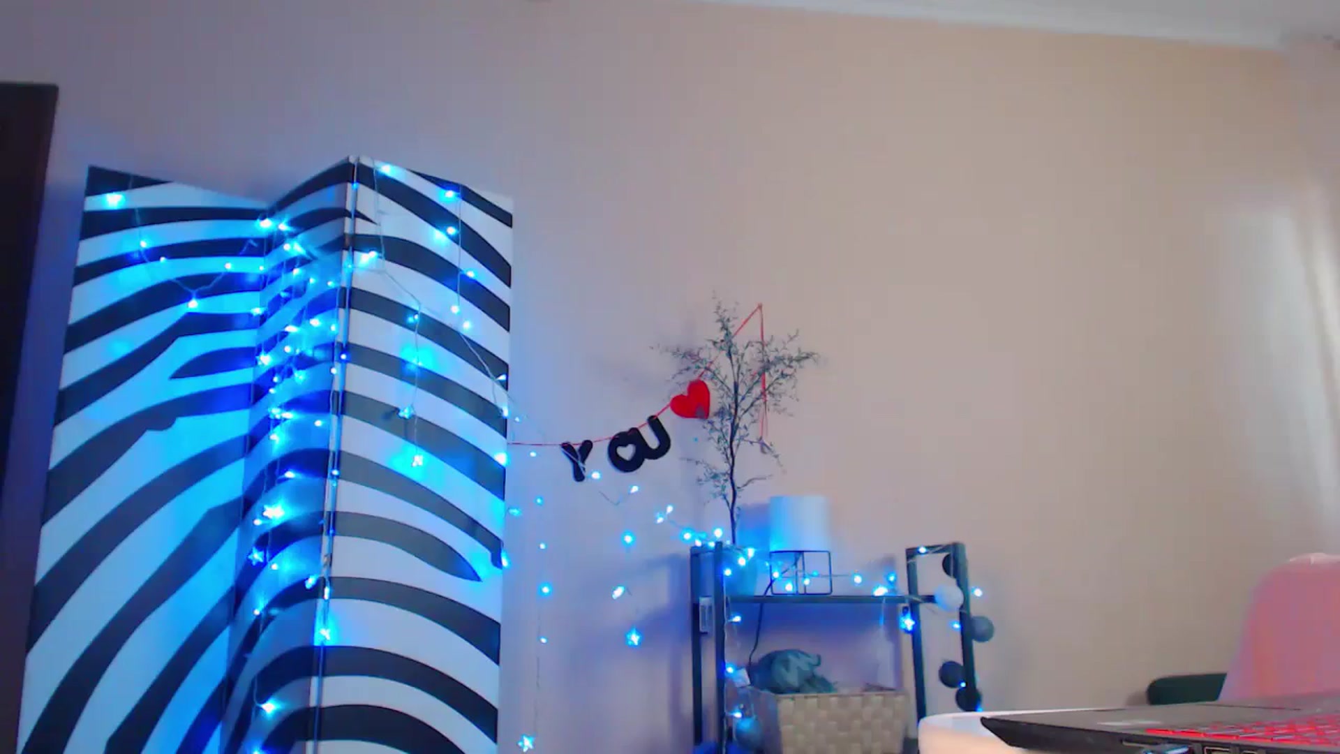Gallery image thumbnail from Cos_Sexy's myfreecams stream on, 12/20/2023, 12:55 image 11 of 20