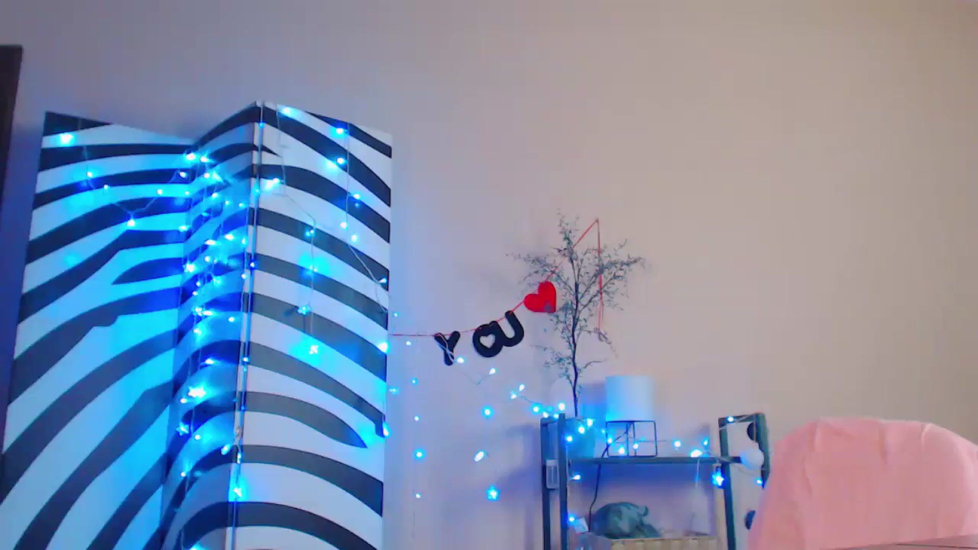 Gallery image thumbnail from Cos_Sexy's myfreecams stream on, 12/20/2023, 14:15 image 15 of 20