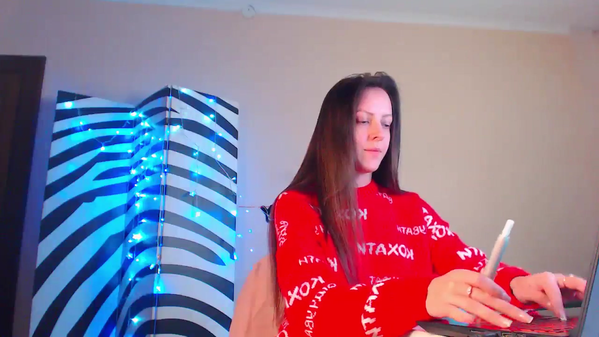 Gallery image thumbnail from Cos_Sexy's myfreecams stream on, 12/20/2023, 14:15 image 20 of 20
