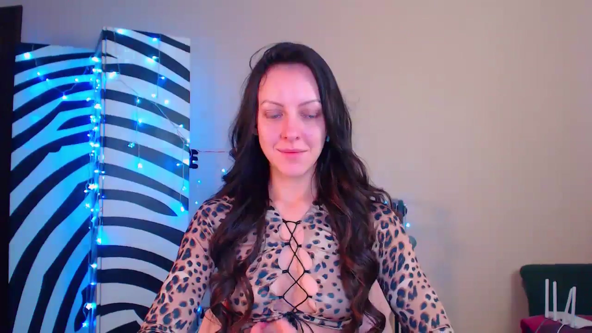 Gallery image thumbnail from Cos_Sexy's myfreecams stream on, 12/21/2023, 11:33 image 11 of 20