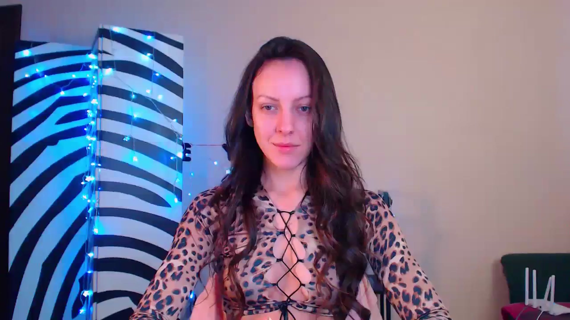 Gallery image thumbnail from Cos_Sexy's myfreecams stream on, 12/21/2023, 11:33 image 7 of 20