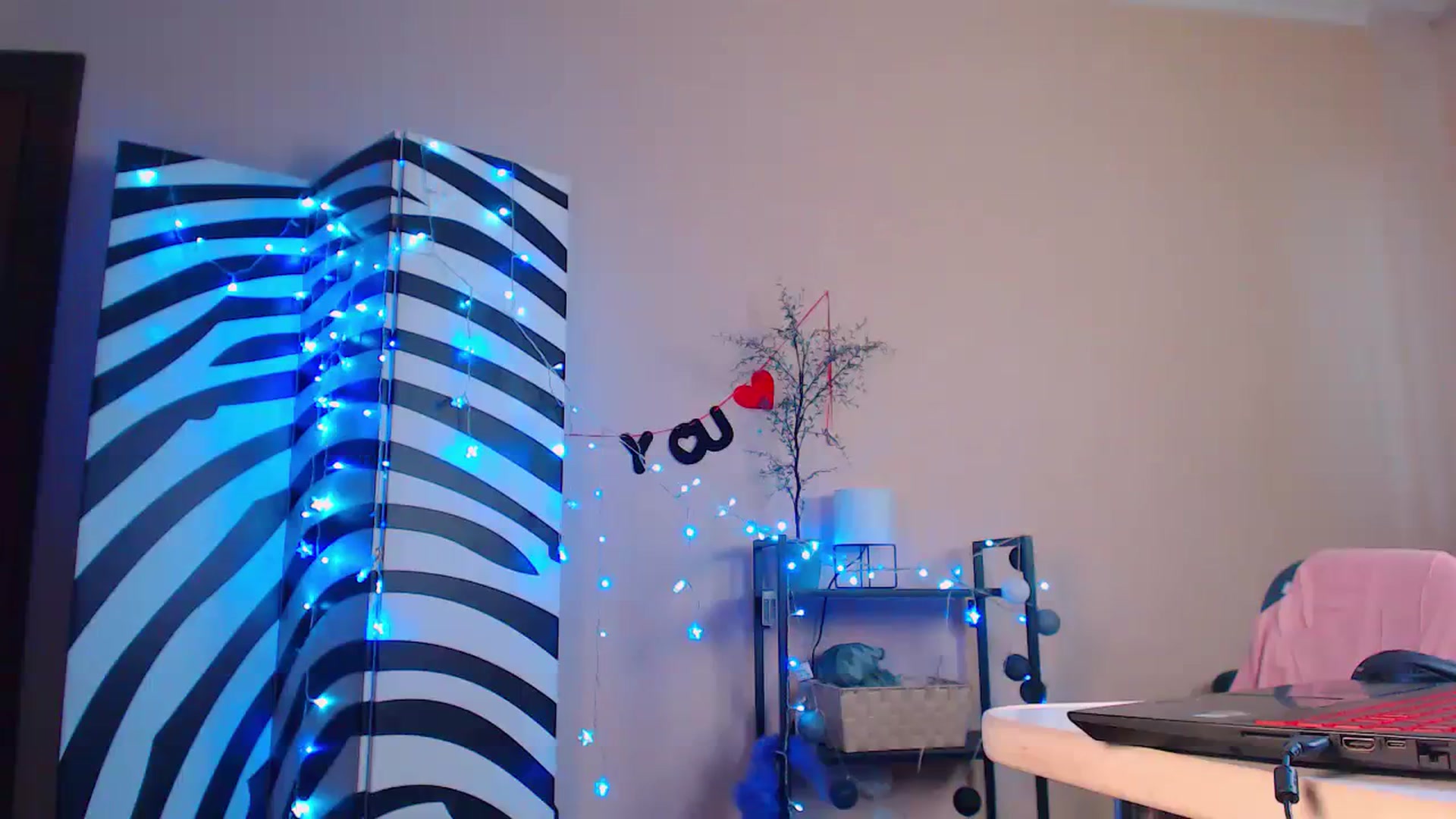 Gallery image thumbnail from Cos_Sexy's myfreecams stream on, 12/21/2023, 12:08 image 5 of 20