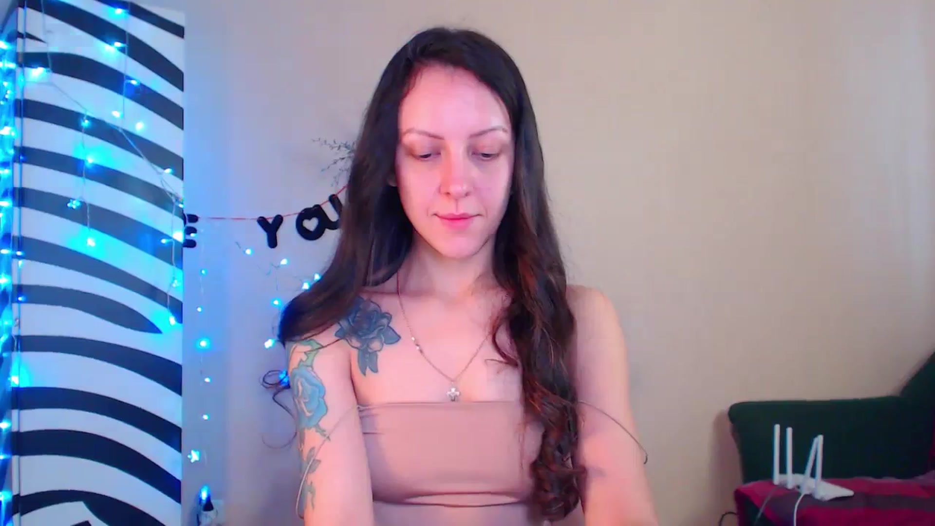 Gallery image thumbnail from Cos_Sexy's myfreecams stream on, 12/24/2023, 11:15 image 16 of 20