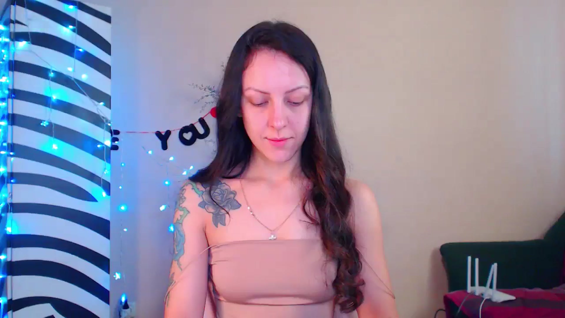 Gallery image thumbnail from Cos_Sexy's myfreecams stream on, 12/24/2023, 11:15 image 3 of 20