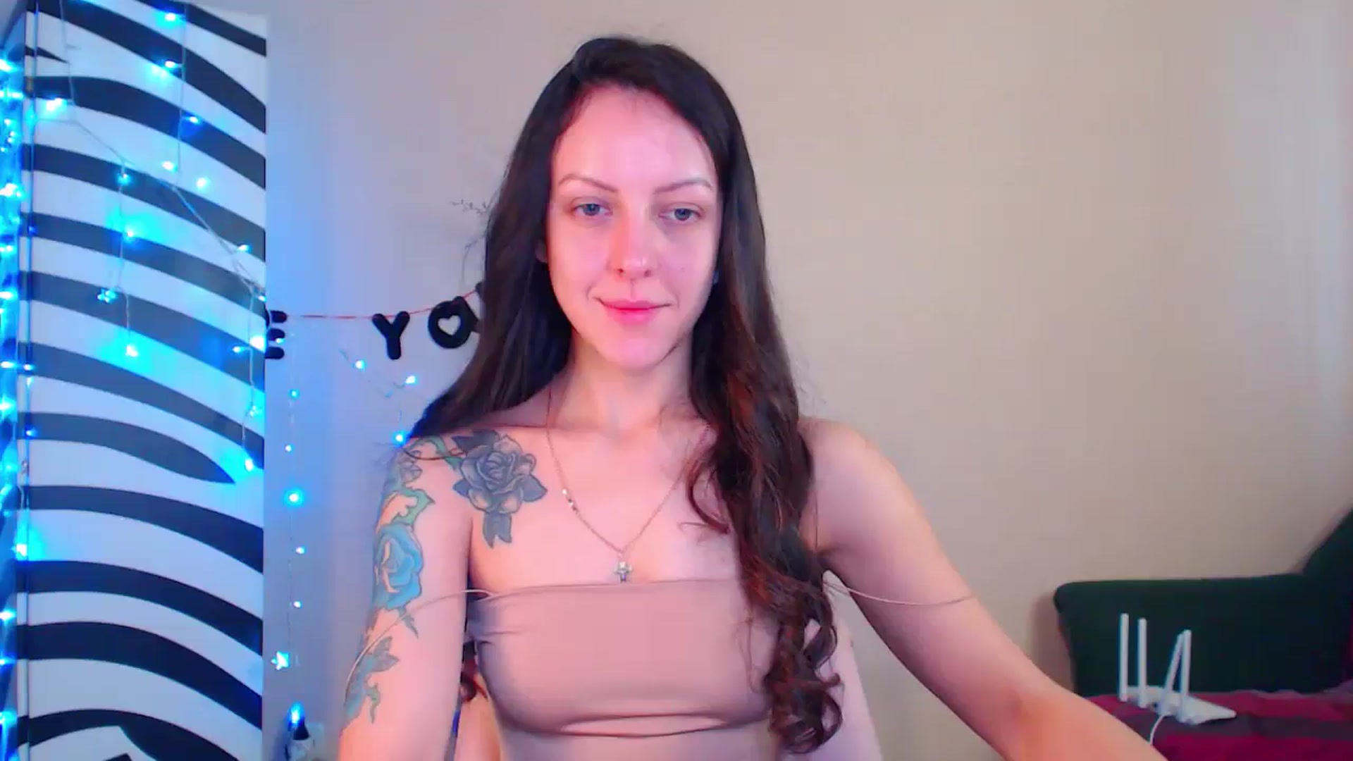 Gallery image thumbnail from Cos_Sexy's myfreecams stream on, 12/24/2023, 11:15 image 15 of 20