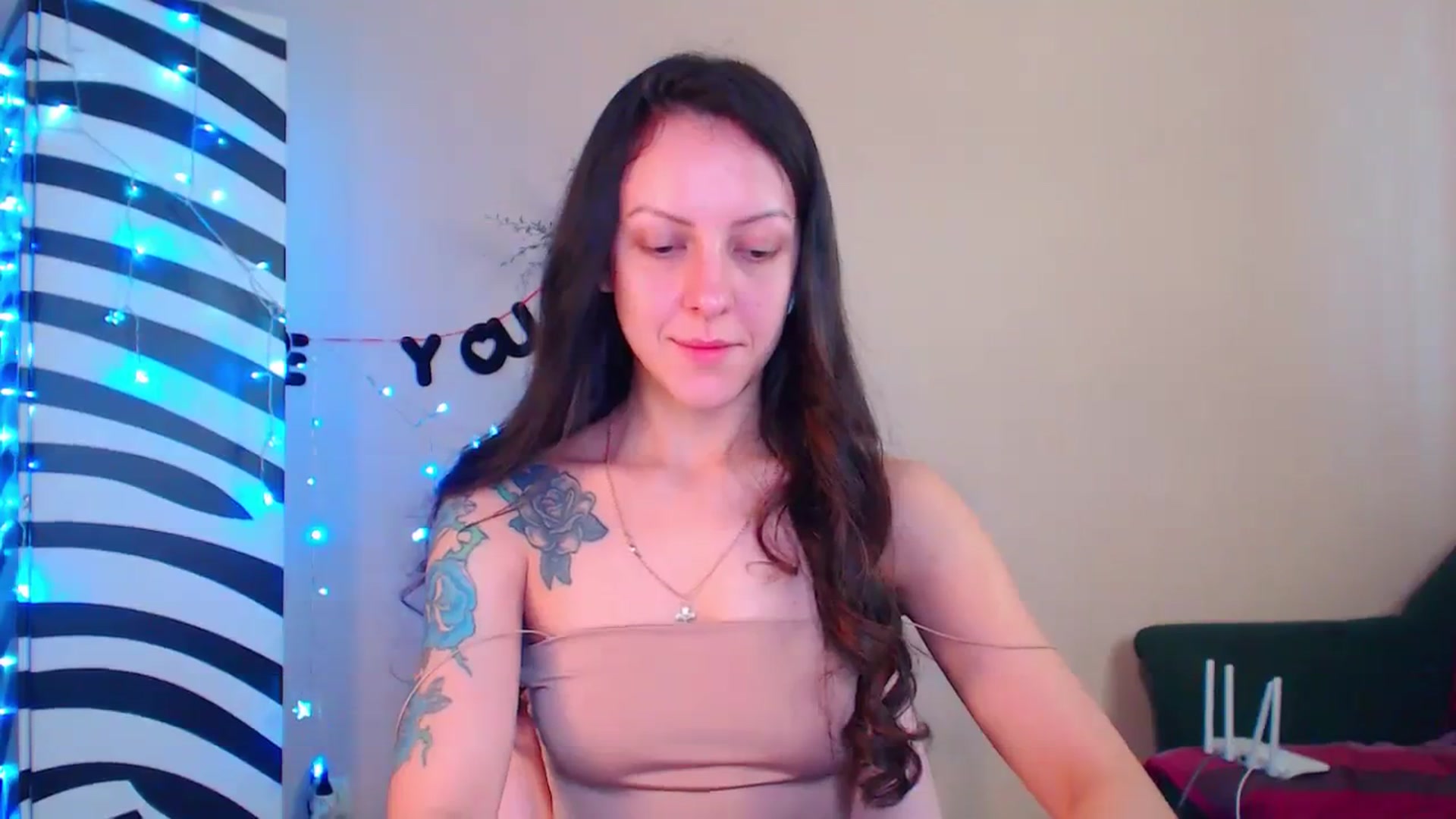 Gallery image thumbnail from Cos_Sexy's myfreecams stream on, 12/24/2023, 11:15 image 9 of 20