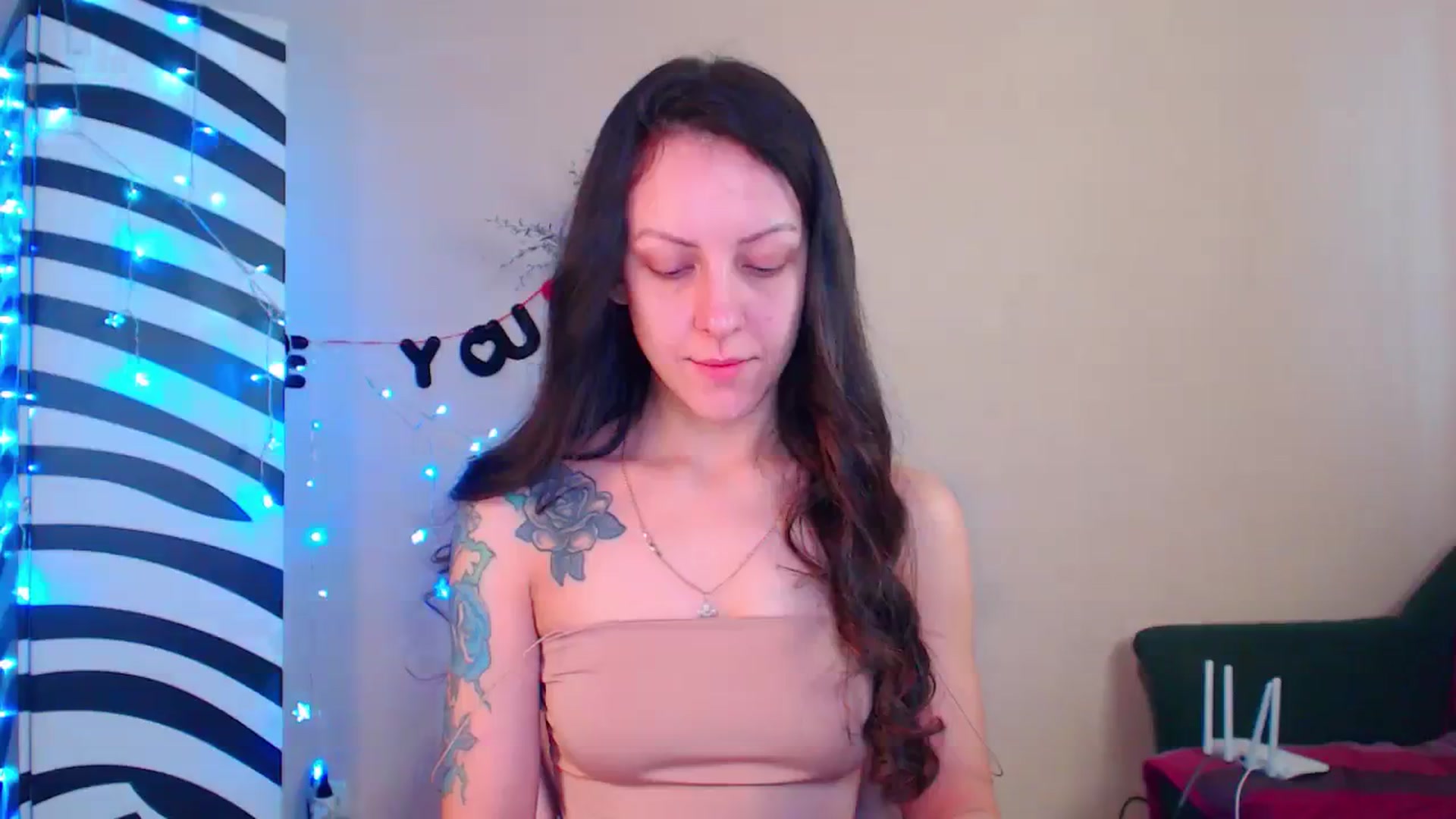 Gallery image thumbnail from Cos_Sexy's myfreecams stream on, 12/24/2023, 11:15 image 4 of 20