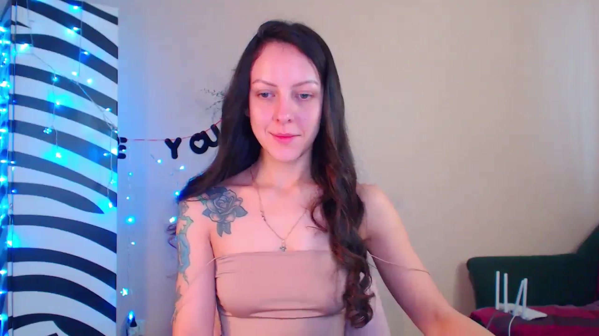 Gallery image thumbnail from Cos_Sexy's myfreecams stream on, 12/24/2023, 11:15 image 18 of 20