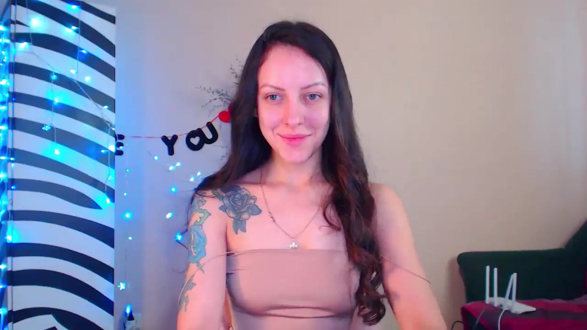 Gallery image thumbnail from Cos_Sexy's myfreecams stream on, 12/24/2023, 11:15 image 11 of 20