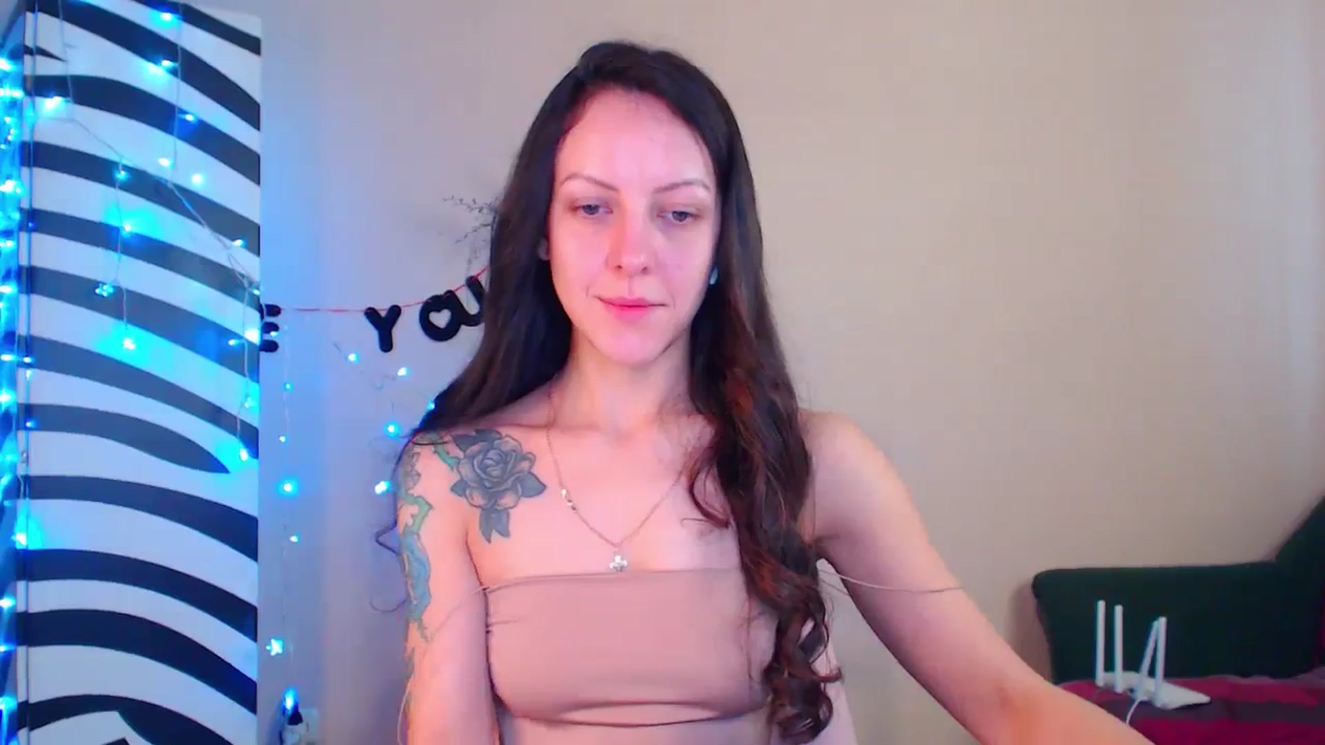 Gallery image thumbnail from Cos_Sexy's myfreecams stream on, 12/24/2023, 11:15 image 12 of 20
