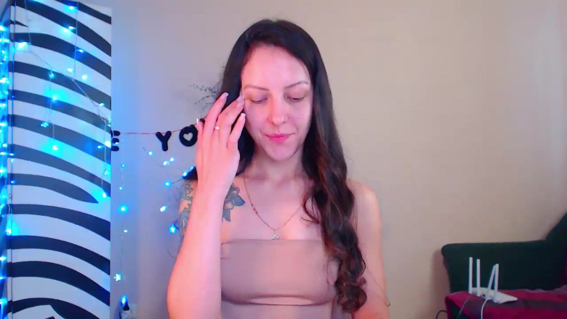 Gallery image thumbnail from Cos_Sexy's myfreecams stream on, 12/24/2023, 11:15 image 2 of 20