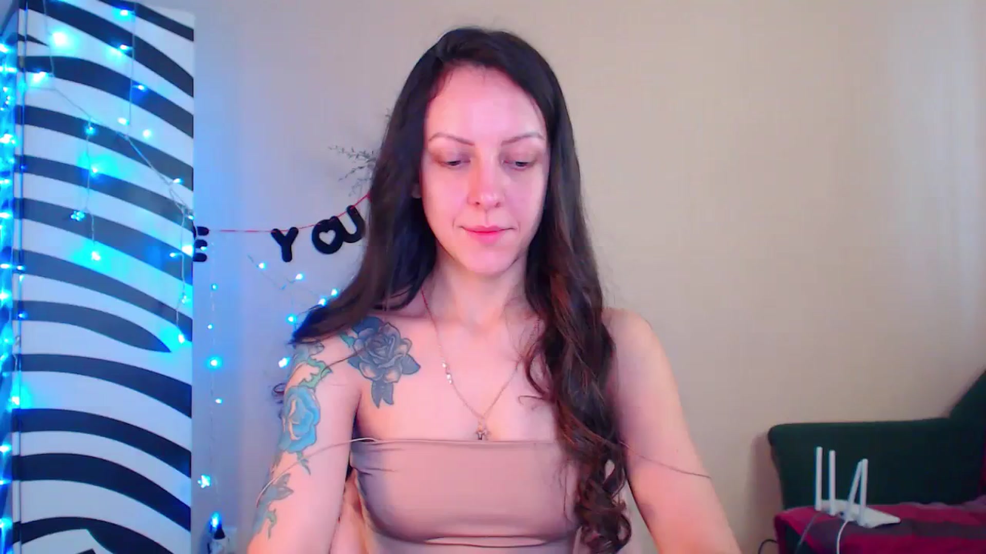 Gallery image thumbnail from Cos_Sexy's myfreecams stream on, 12/24/2023, 11:15 image 20 of 20