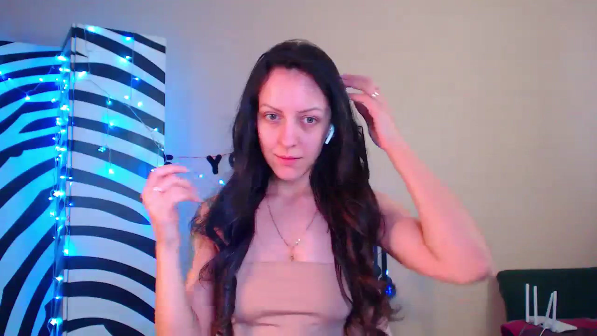 Gallery image thumbnail from Cos_Sexy's myfreecams stream on, 12/24/2023, 13:33 image 12 of 20
