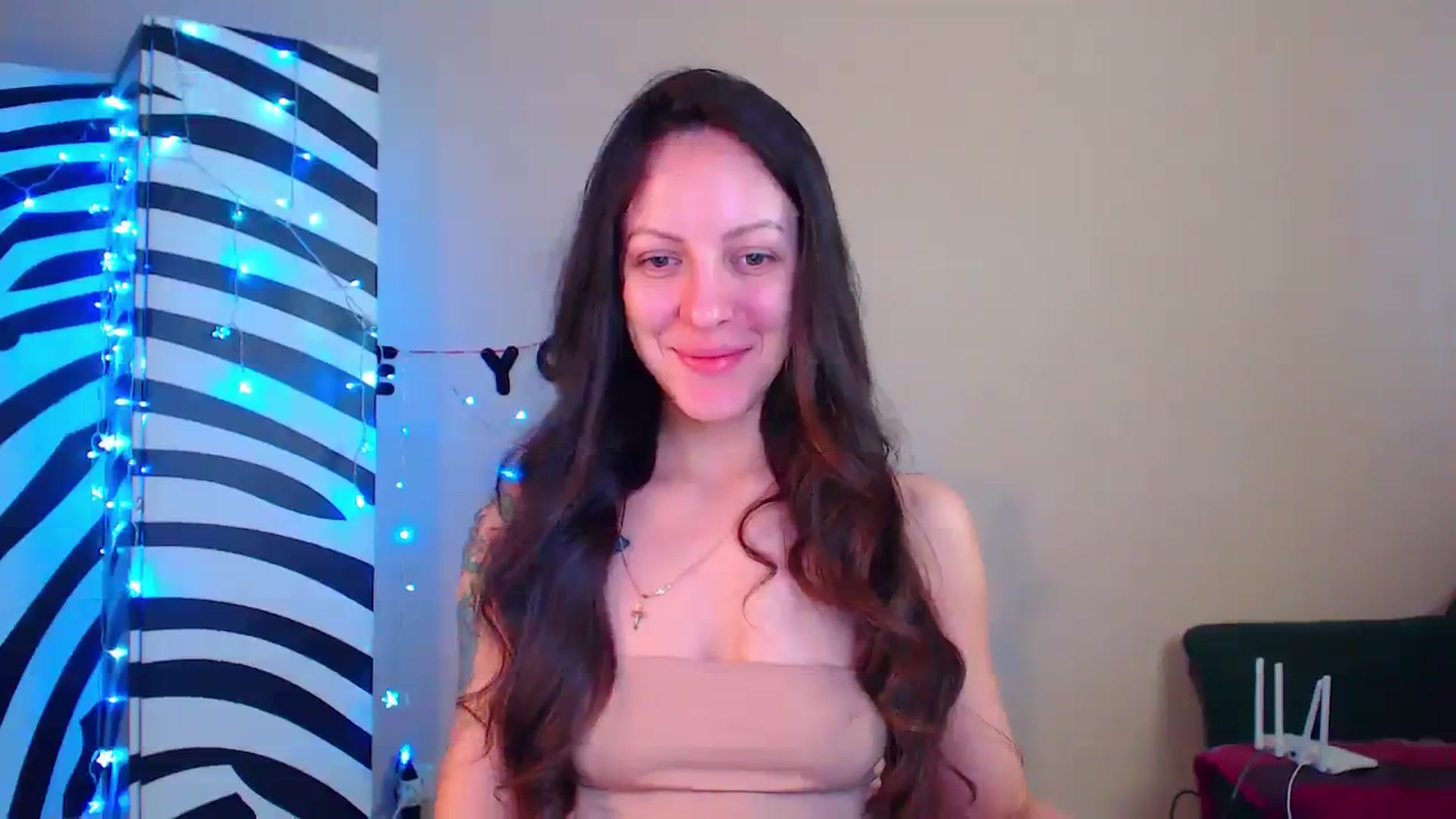 Gallery image thumbnail from Cos_Sexy's myfreecams stream on, 12/25/2023, 11:45 image 6 of 20