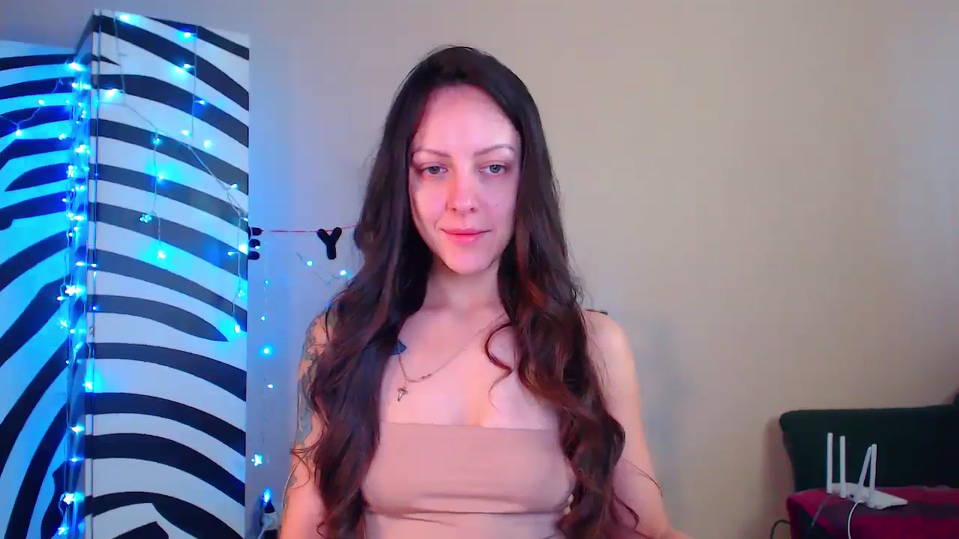 Gallery image thumbnail from Cos_Sexy's myfreecams stream on, 12/25/2023, 11:45 image 5 of 20