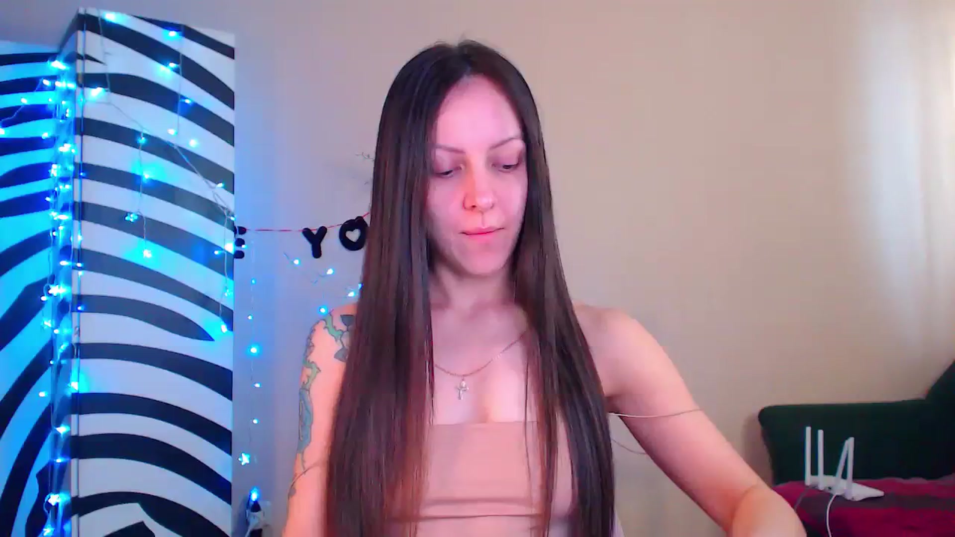 Gallery image thumbnail from Cos_Sexy's myfreecams stream on, 12/26/2023, 13:15 image 4 of 20