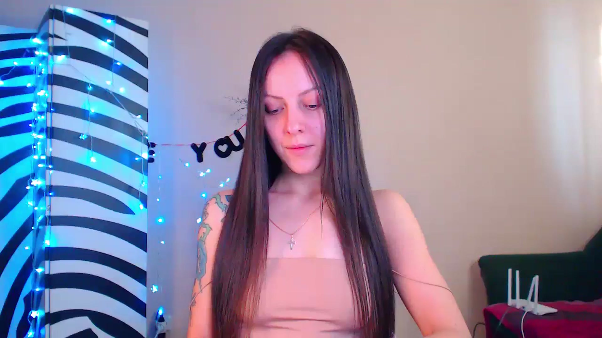 Gallery image thumbnail from Cos_Sexy's myfreecams stream on, 12/26/2023, 13:15 image 8 of 20
