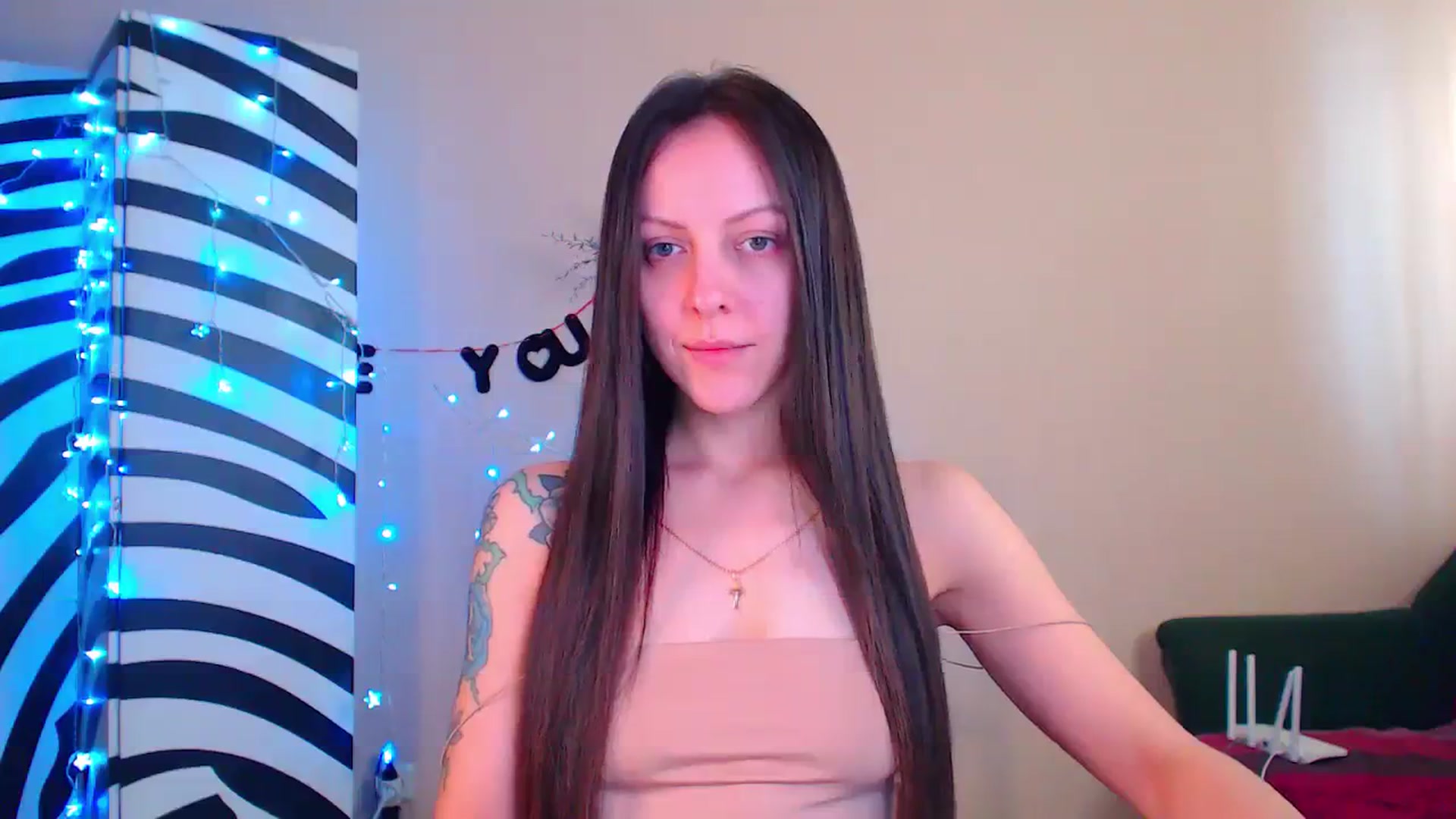 Gallery image thumbnail from Cos_Sexy's myfreecams stream on, 12/26/2023, 13:15 image 5 of 20