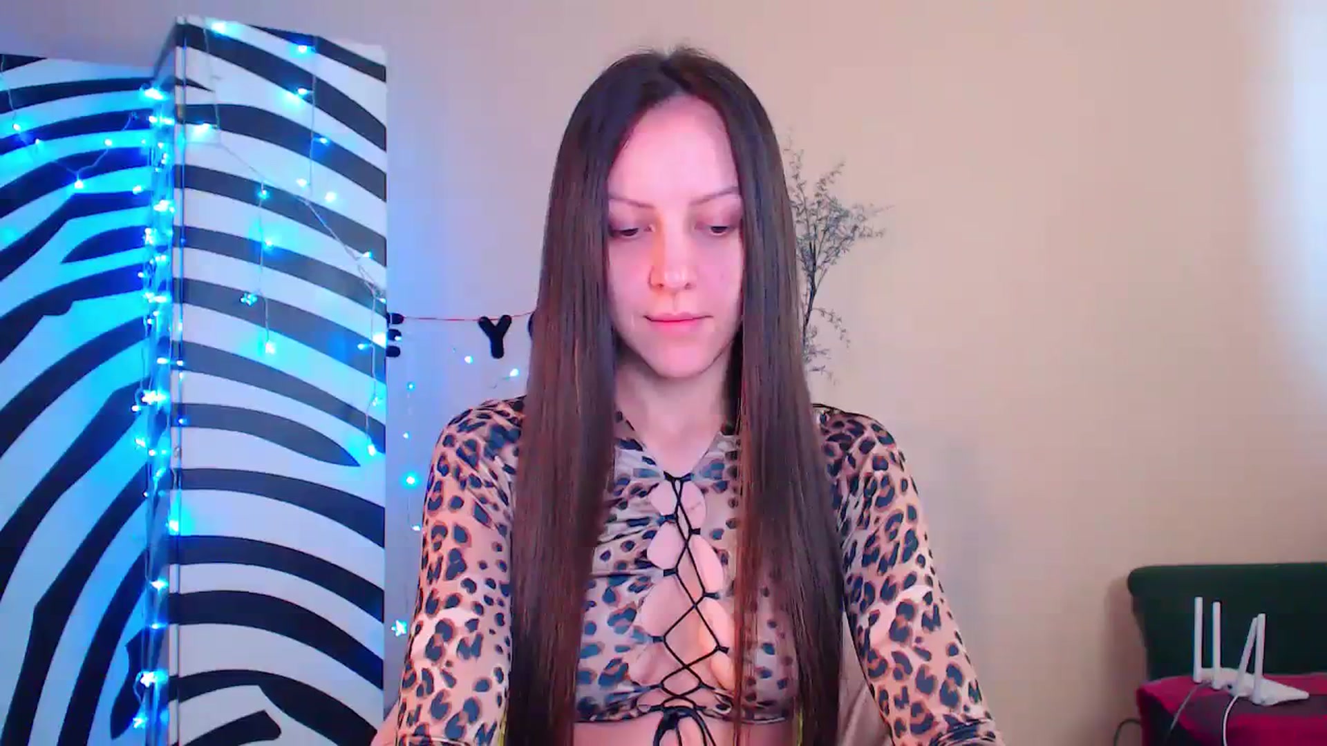 Gallery image thumbnail from Cos_Sexy's myfreecams stream on, 12/27/2023, 11:40 image 15 of 20