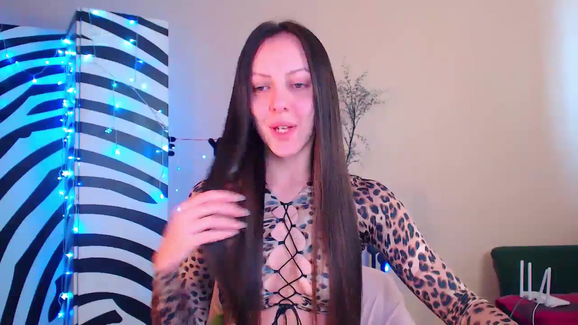 Gallery image thumbnail from Cos_Sexy's myfreecams stream on, 12/27/2023, 11:40 image 13 of 20