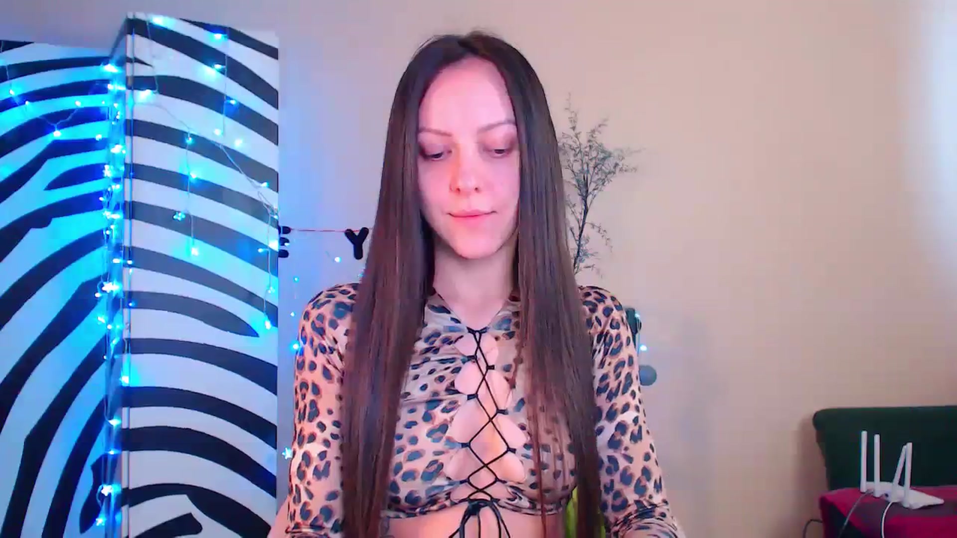 Gallery image thumbnail from Cos_Sexy's myfreecams stream on, 12/27/2023, 11:40 image 18 of 20