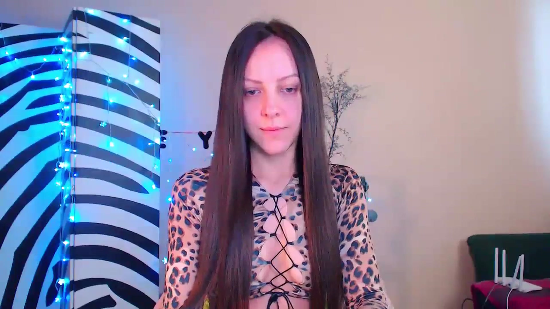 Gallery image thumbnail from Cos_Sexy's myfreecams stream on, 12/27/2023, 11:40 image 16 of 20