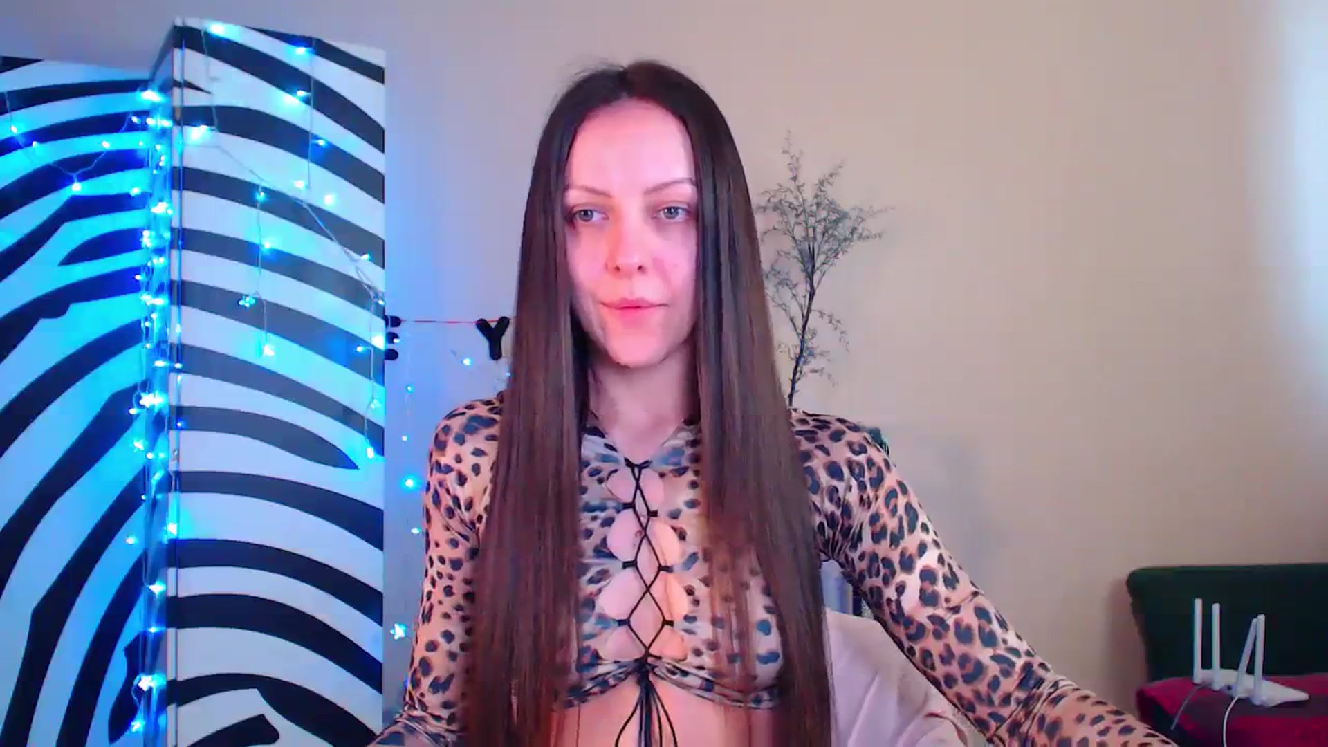 Gallery image thumbnail from Cos_Sexy's myfreecams stream on, 12/28/2023, 11:22 image 9 of 20
