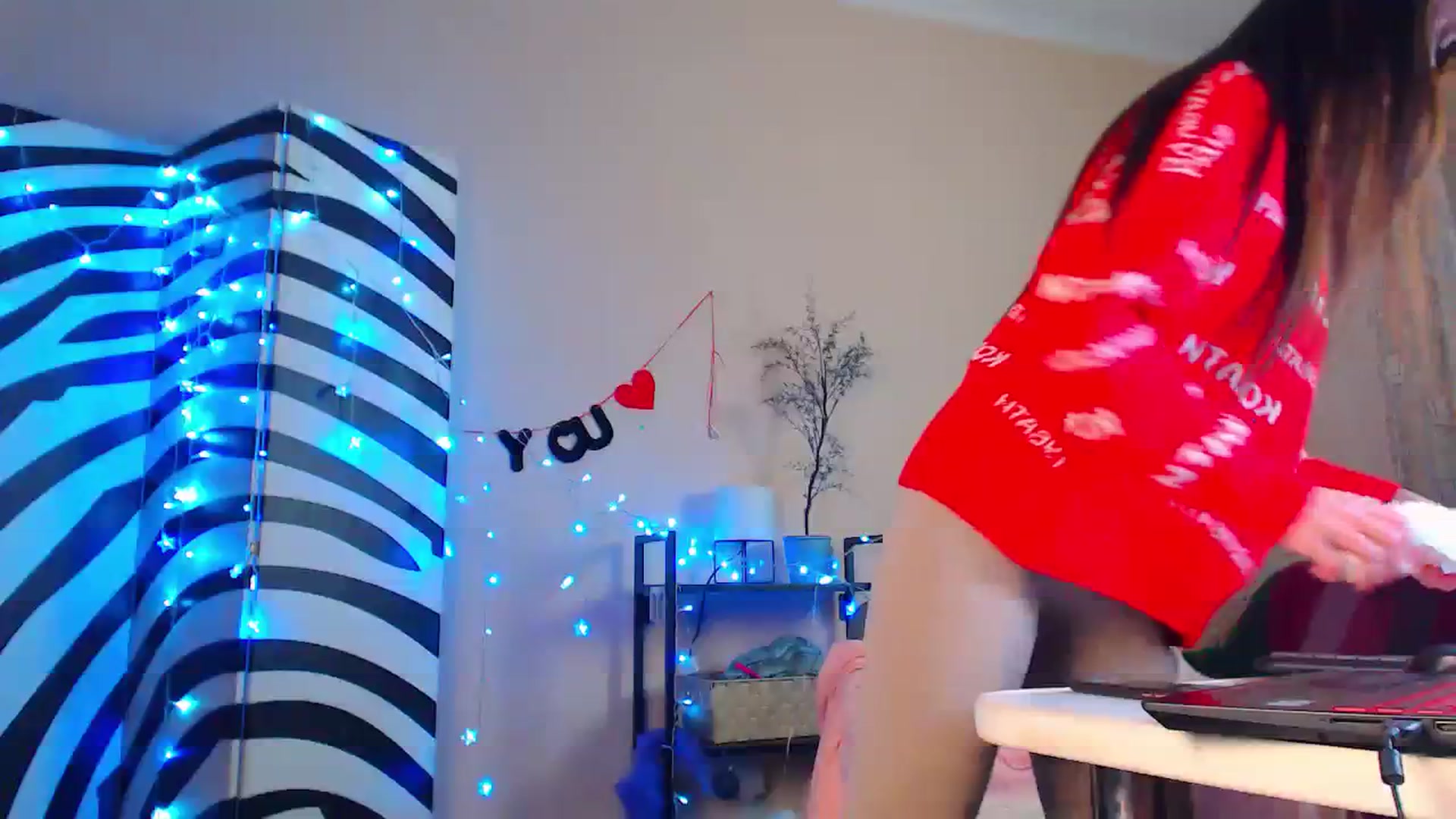 Gallery image thumbnail from Cos_Sexy's myfreecams stream on, 12/29/2023, 13:25 image 18 of 20