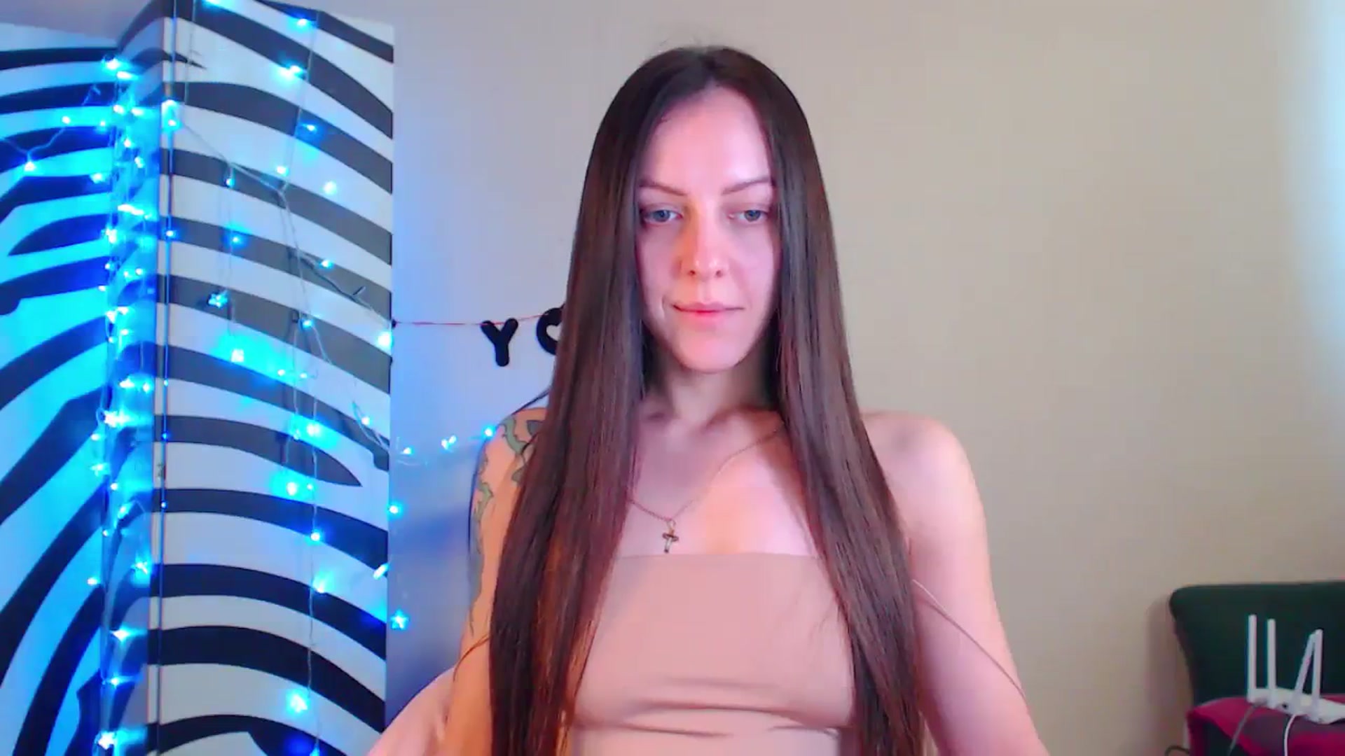 Gallery image thumbnail from Cos_Sexy's myfreecams stream on, 12/31/2023, 12:08 image 9 of 20