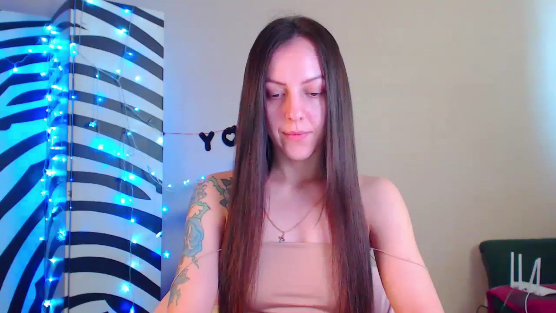 Gallery image thumbnail from Cos_Sexy's myfreecams stream on, 12/31/2023, 12:08 image 2 of 20
