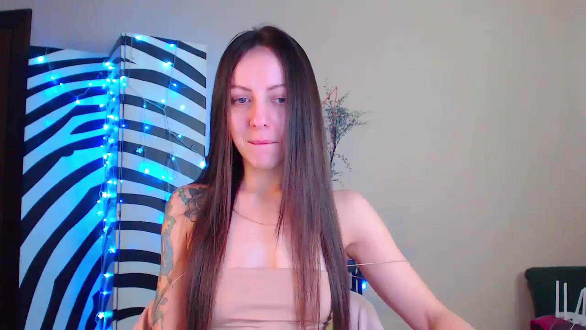 Gallery image thumbnail from Cos_Sexy's myfreecams stream on, 01/02/2024, 12:11 image 12 of 20