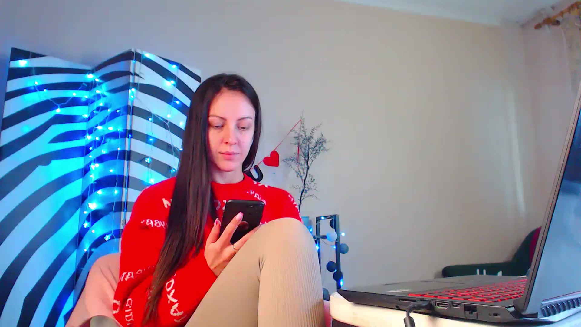 Gallery image thumbnail from Cos_Sexy's myfreecams stream on, 01/02/2024, 13:11 image 14 of 20