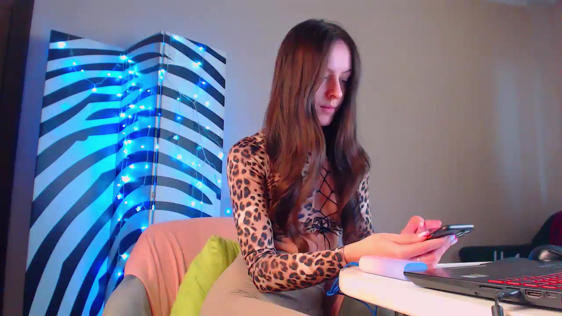 Gallery image thumbnail from Cos_Sexy's myfreecams stream on, 01/03/2024, 12:55 image 10 of 20