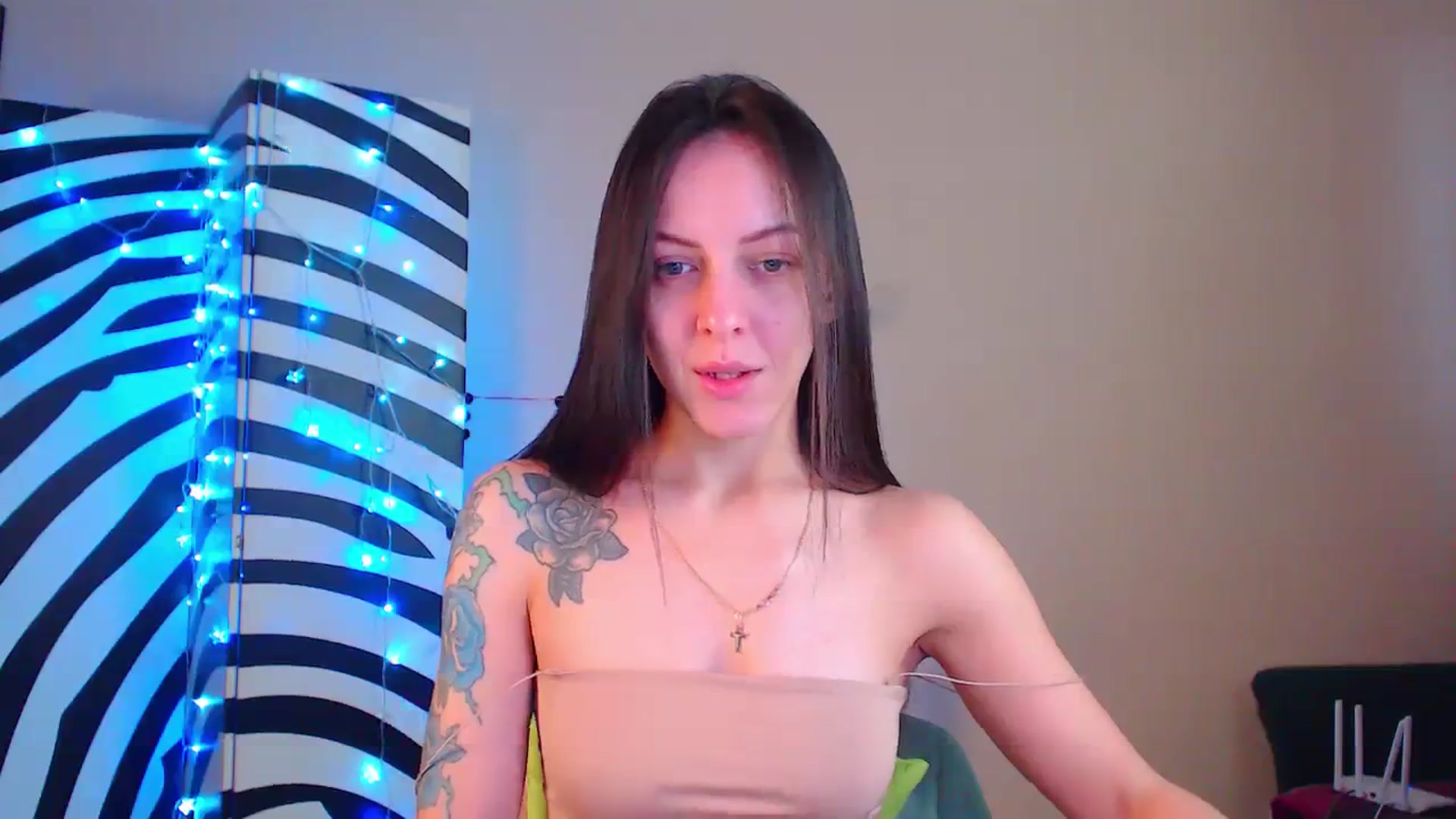 Gallery image thumbnail from Cos_Sexy's myfreecams stream on, 01/07/2024, 11:38 image 13 of 20