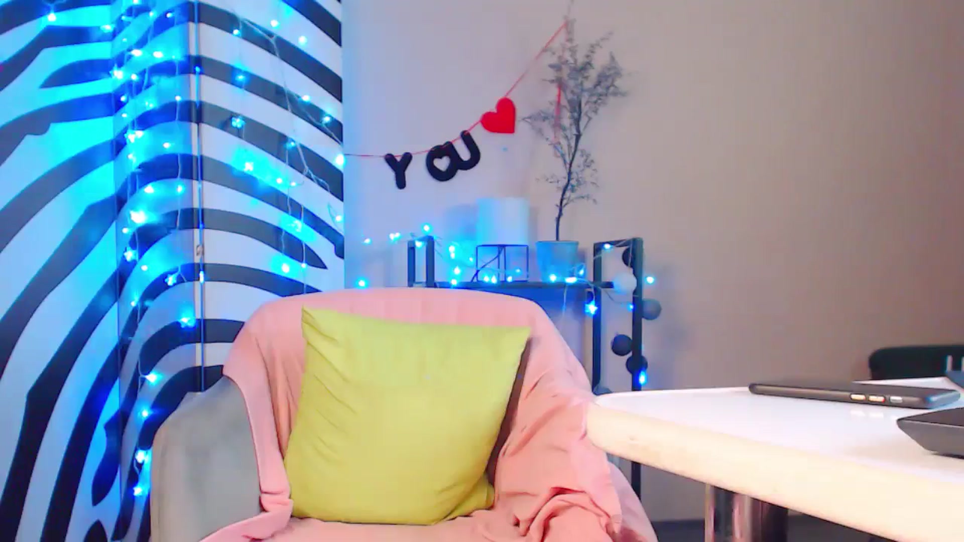 Gallery image thumbnail from Cos_Sexy's myfreecams stream on, 01/07/2024, 13:24 image 11 of 20