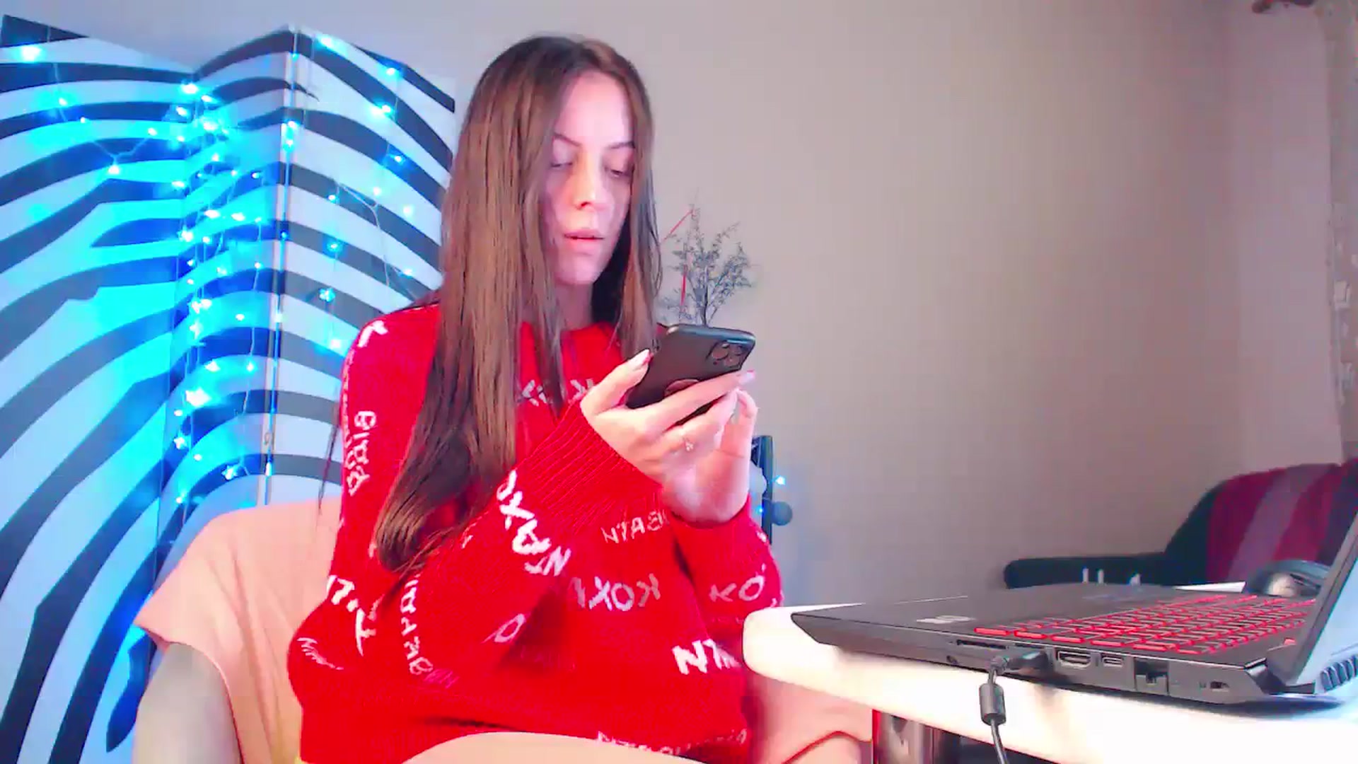 Gallery image thumbnail from Cos_Sexy's myfreecams stream on, 01/07/2024, 13:24 image 14 of 20