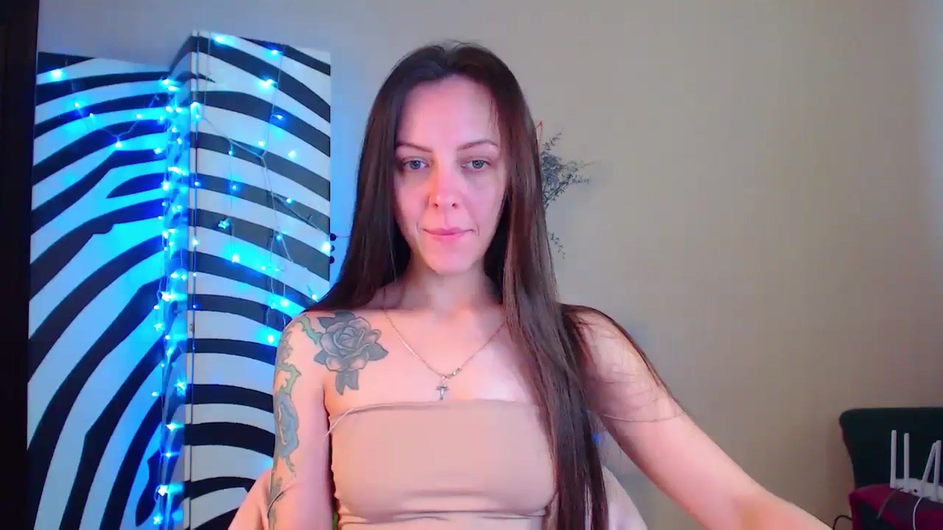 Gallery image thumbnail from Cos_Sexy's myfreecams stream on, 01/08/2024, 11:47 image 18 of 20