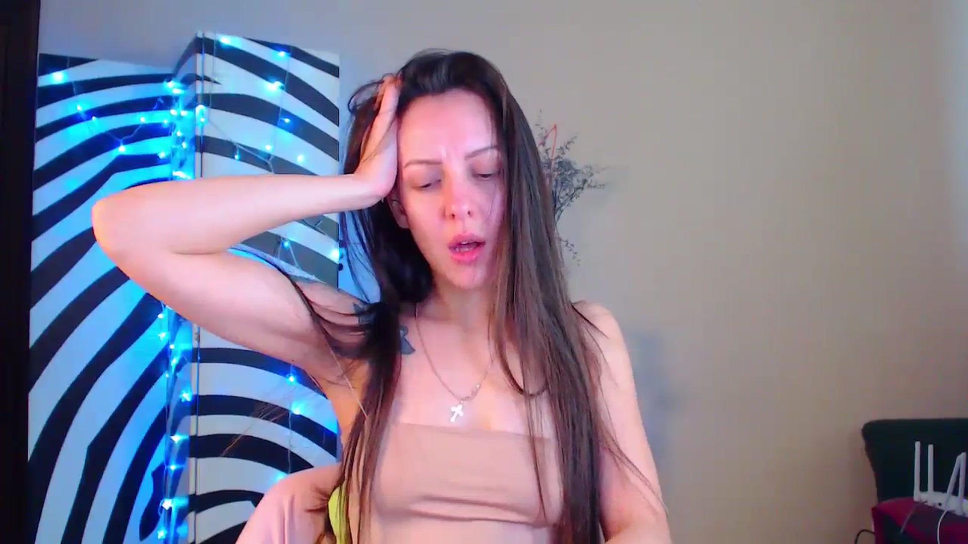 Gallery image thumbnail from Cos_Sexy's myfreecams stream on, 01/08/2024, 11:47 image 17 of 20