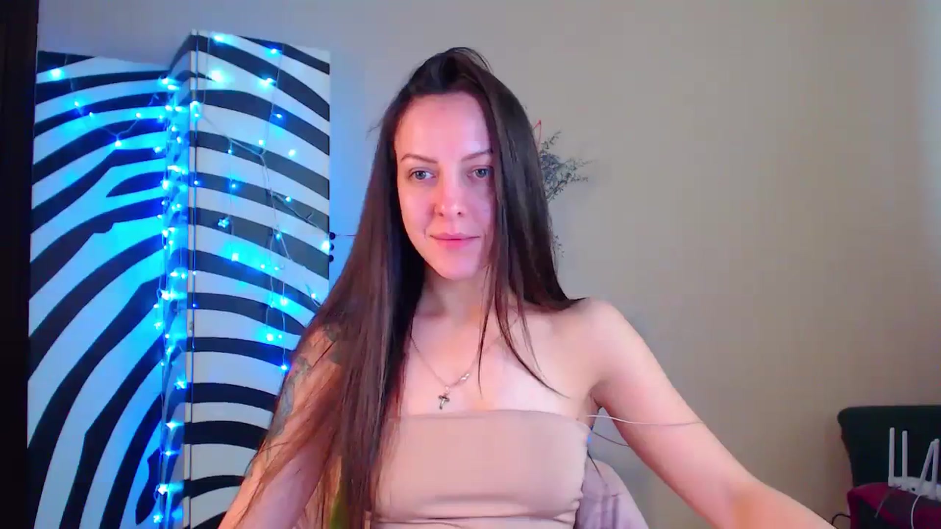 Gallery image thumbnail from Cos_Sexy's myfreecams stream on, 01/08/2024, 11:47 image 8 of 20