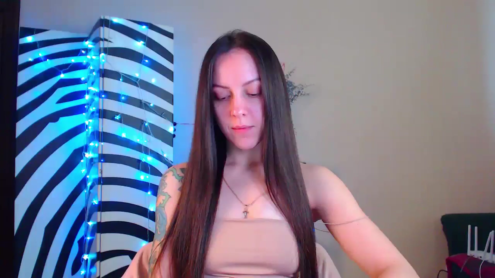 Gallery image thumbnail from Cos_Sexy's myfreecams stream on, 01/08/2024, 11:47 image 5 of 20